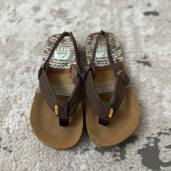 Kids Reef Flip Flops Size 9/10 - Picture 1 of 3